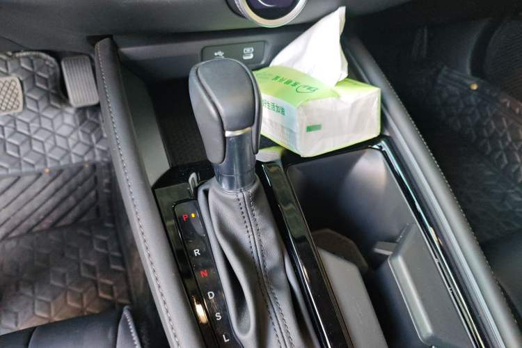 Used Honda Inspire 2023 260TURBO Elegant Edition Gear Lever