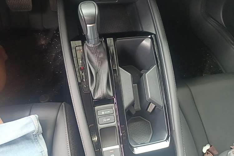 Used Honda Inspire 2023 260TURBO Deluxe Edition Gear Lever