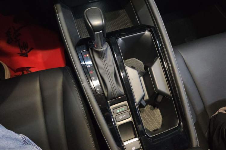 Used Honda Inspire 2023 260TURBO Elegant Edition Gear Lever