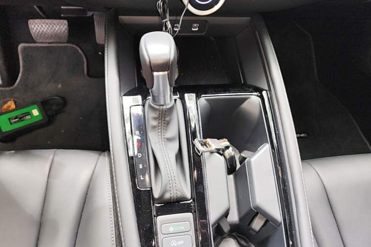 Used Honda Inspire 2023 260TURBO Deluxe Edition Gear Lever
