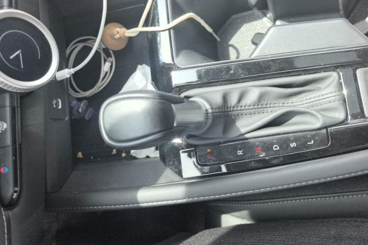 Used Honda Inspire 2023 260TURBO Deluxe Edition Gear Lever