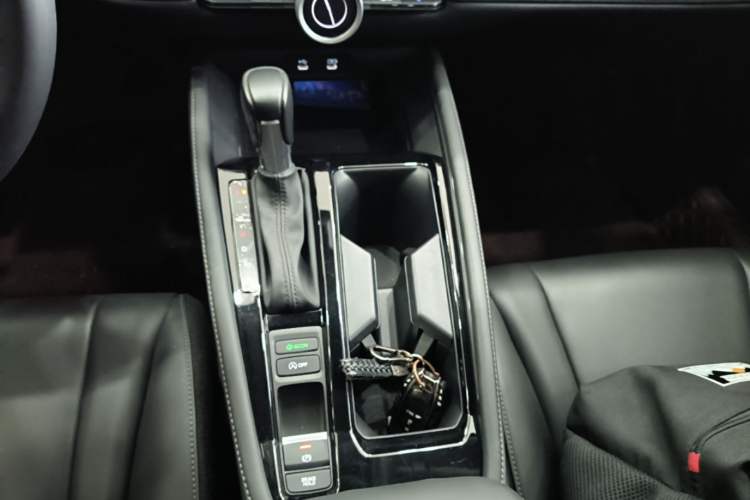 Used Honda Inspire 2023 260TURBO Deluxe Edition Gear Lever