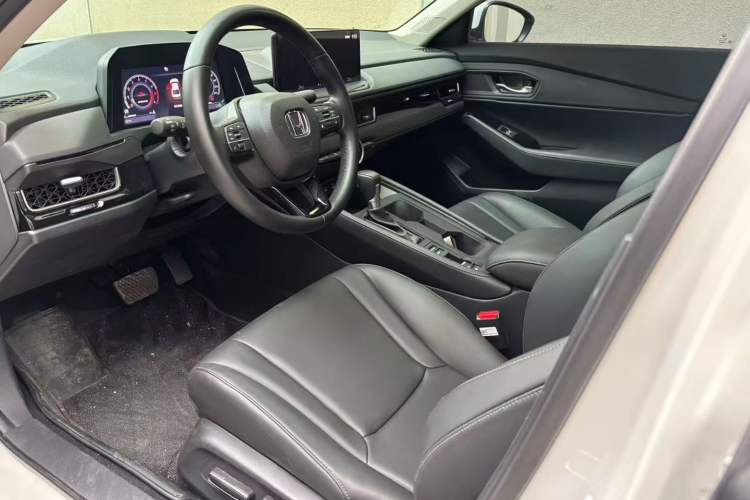 Used Honda Inspire 2023 260TURBO Deluxe Edition Interior 2