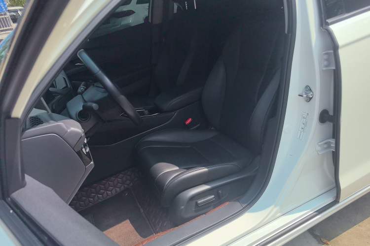 Used Honda Inspire 2023 260TURBO Deluxe Edition Left Front Seat