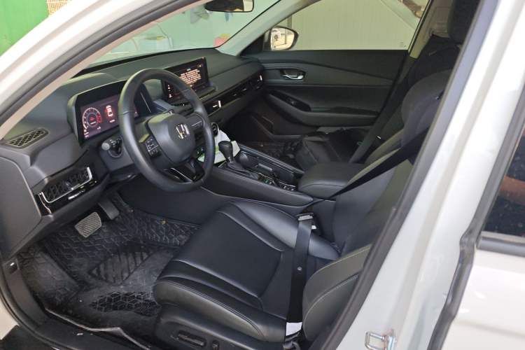 Used Honda Inspire 2023 260TURBO Elegant Edition Left Front Seat