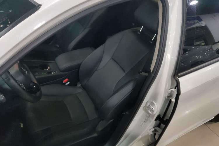 Used Honda Inspire 2023 260TURBO Deluxe Edition Left Front Seat