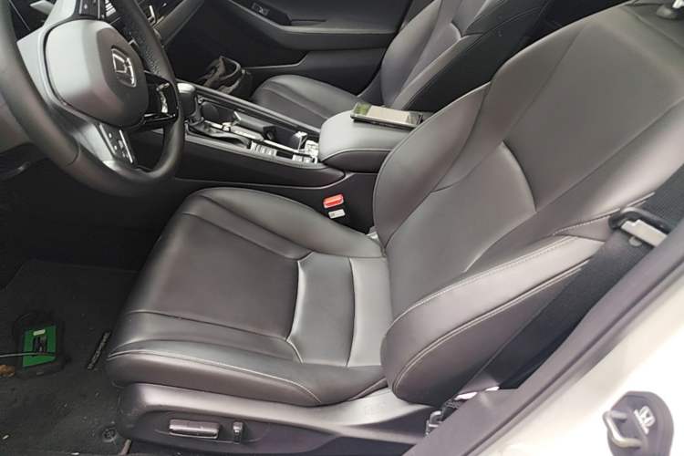 Used Honda Inspire 2023 260TURBO Deluxe Edition Left Front Seat
