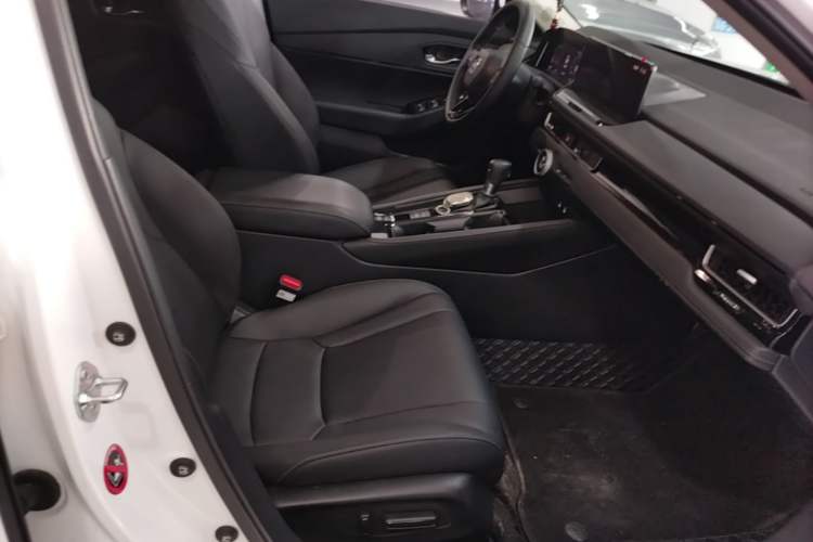 Used Honda Inspire 2023 260TURBO Deluxe Edition Right Front Seat
