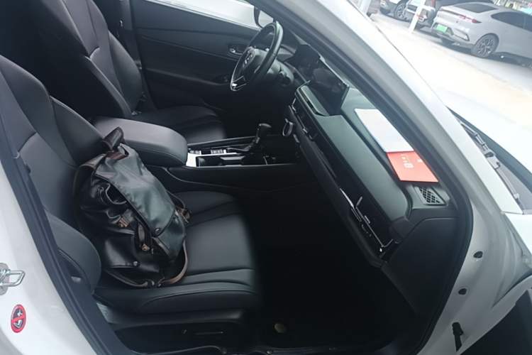 Used Honda Inspire 2023 260TURBO Deluxe Edition Right Front Seat