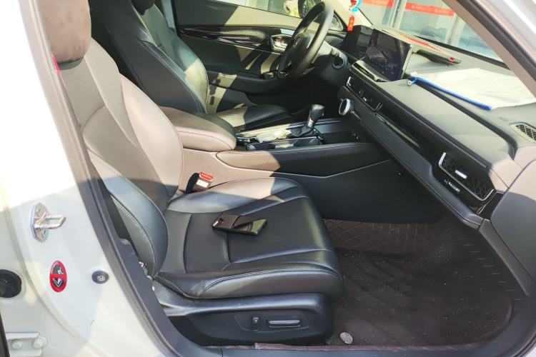 Used Honda Inspire 2023 260TURBO Deluxe Edition Right Front Seat