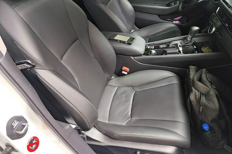 Used Honda Inspire 2023 260TURBO Deluxe Edition Right Front Seat