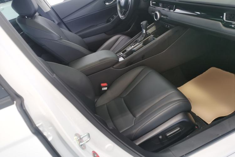 Used Honda Inspire 2023 260TURBO Deluxe Edition Right Front Seat