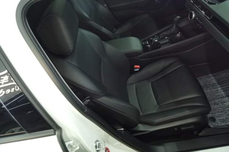 Used Honda Inspire 2023 260TURBO Deluxe Edition Right Front Seat