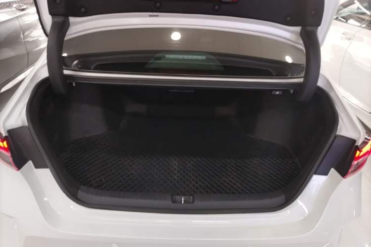 Used Honda Inspire 2023 260TURBO Deluxe Edition Trunk