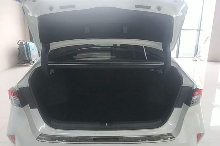 Used Honda Inspire 2023 260TURBO Deluxe Edition Trunk
