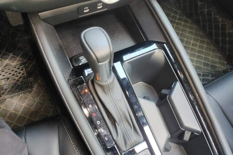 Used Honda Inspire 2024 260TURBO Elite Edition Gear Lever
