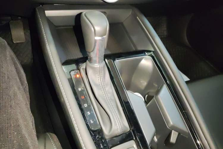Used Honda Inspire 2024 260TURBO Elite Edition Gear Lever