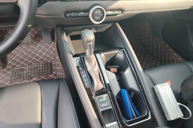 Used Honda Inspire 2024 260TURBO Elite Edition Gear Lever