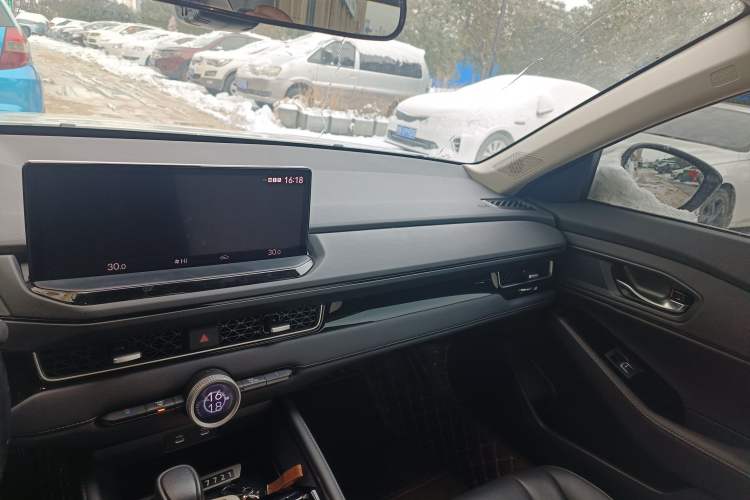 Used Honda Inspire 2024 260TURBO Elite Edition Audio And AC Panel