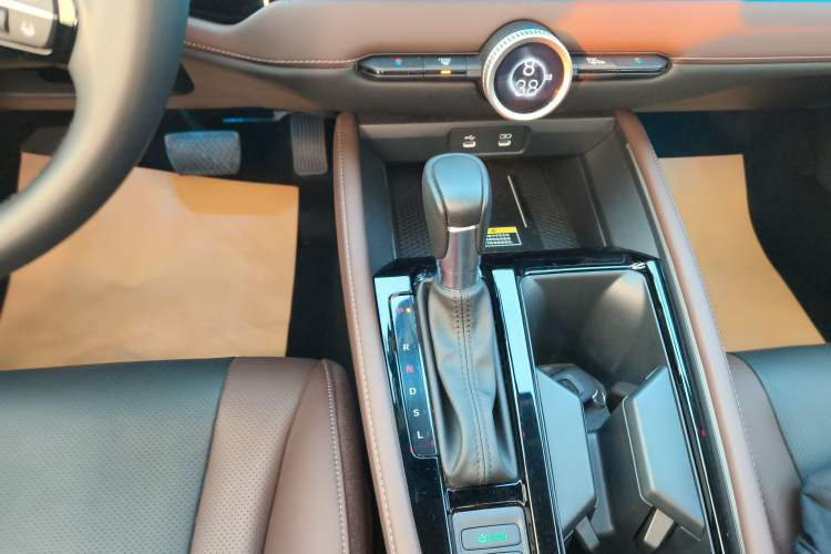 Used Honda Inspire 2024 260TURBO Elite Edition Gear Lever