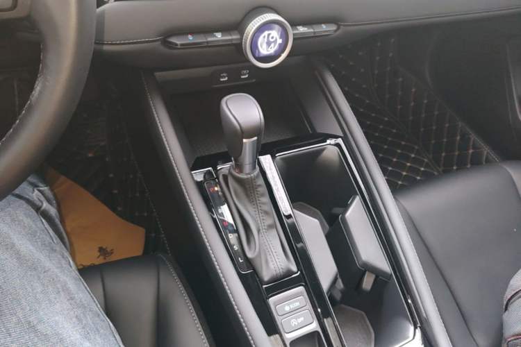 Used Honda Inspire 2024 260TURBO Elite Edition Gear Lever
