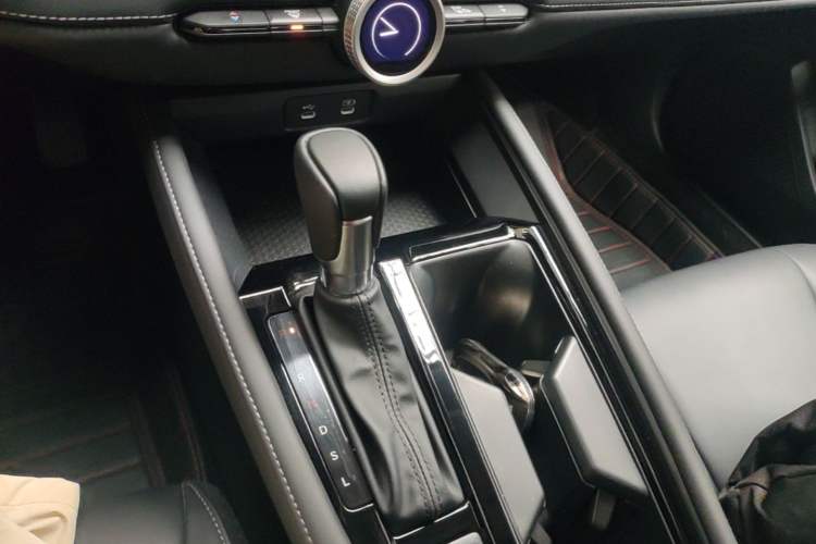 Used Honda Inspire 2024 260TURBO Elite Edition Gear Lever