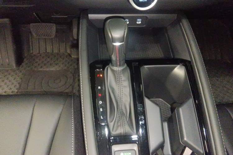 Used Honda Inspire 2024 260TURBO Elite Edition Gear Lever