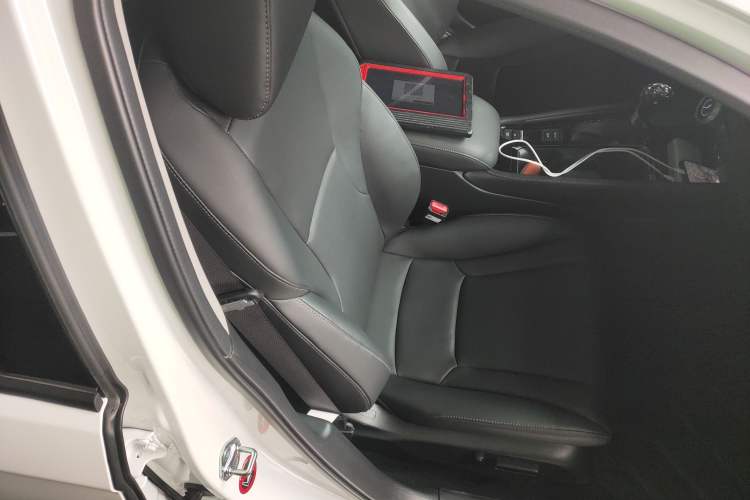 Used Honda Inspire 2024 260TURBO Elite Edition Right Front Seat