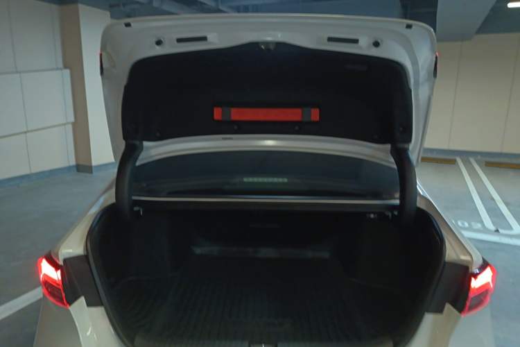 Used Honda Inspire 2024 260TURBO Elite Edition Trunk