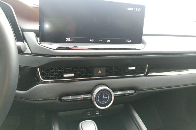 Used Honda Inspire 2025 260TURBO Elegant Edition Audio And AC Panel