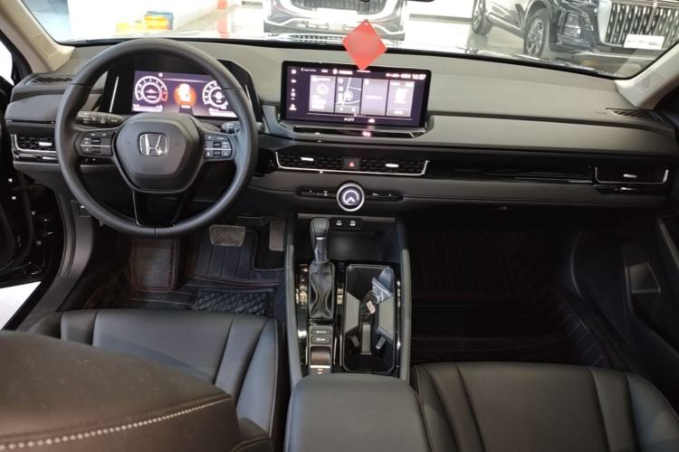 Used Honda Inspire 2025 260TURBO Elite Edition Center Console