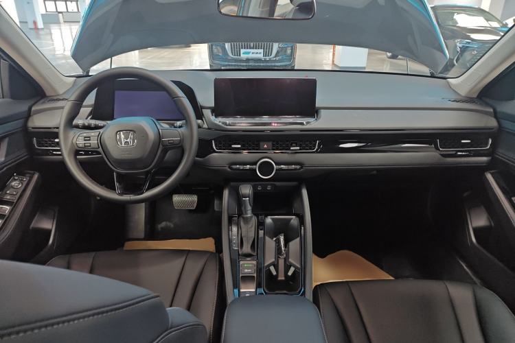 Used Honda Inspire 2025 260TURBO Elegant Edition Center Console