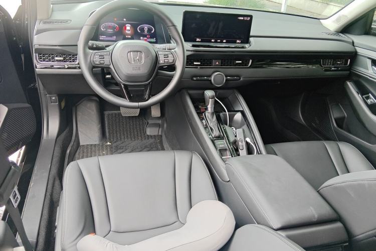 Used Honda Inspire 2025 260TURBO Elite Edition Center Console