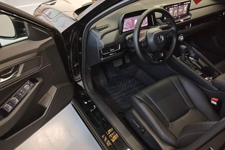 Used Honda Inspire 2025 260TURBO Elite Edition Driver Seat