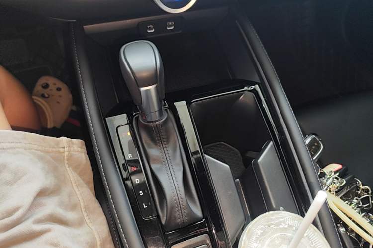 Used Honda Inspire 2025 260TURBO Elegant Edition Gear Lever