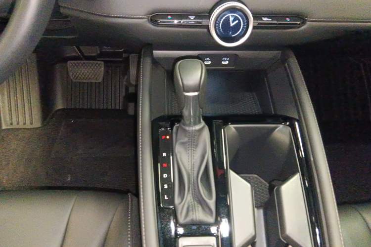 Used Honda Inspire 2025 260TURBO Elegant Edition Gear Lever