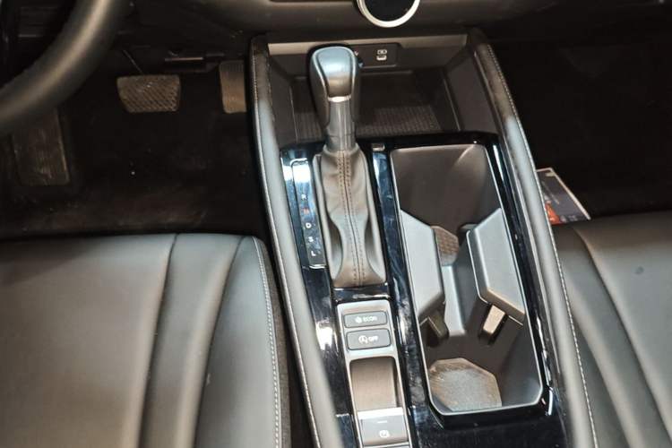 Used Honda Inspire 2025 260TURBO Elegant Edition Gear Lever