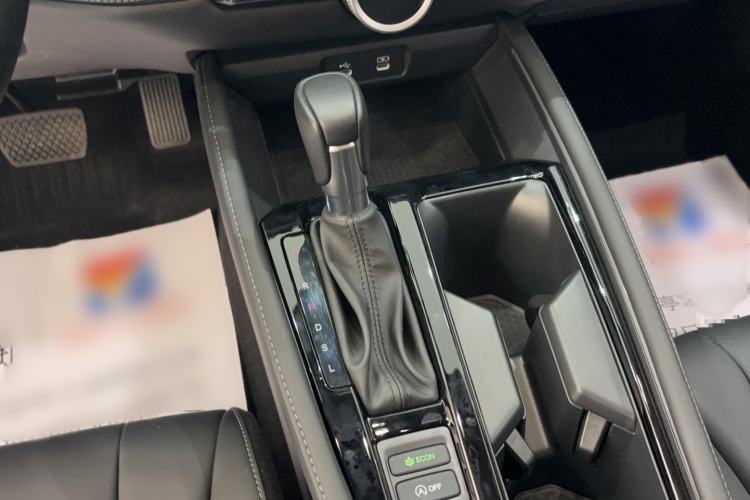 Used Honda Inspire 2025 260TURBO Elite Edition Gear Lever