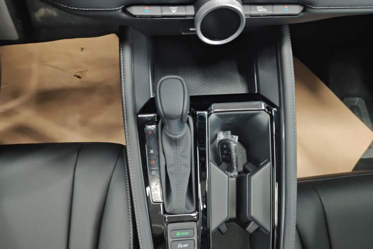 Used Honda Inspire 2025 260TURBO Elegant Edition Gear Lever