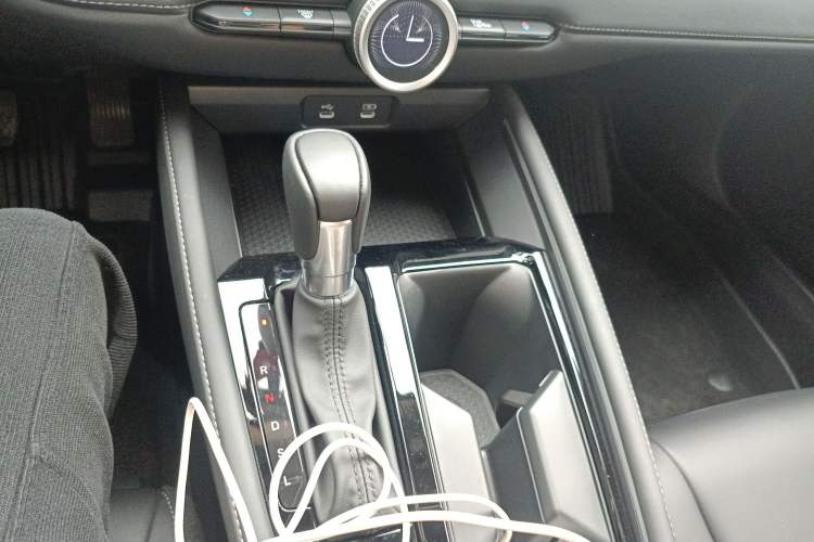 Used Honda Inspire 2025 260TURBO Elegant Edition Gear Lever