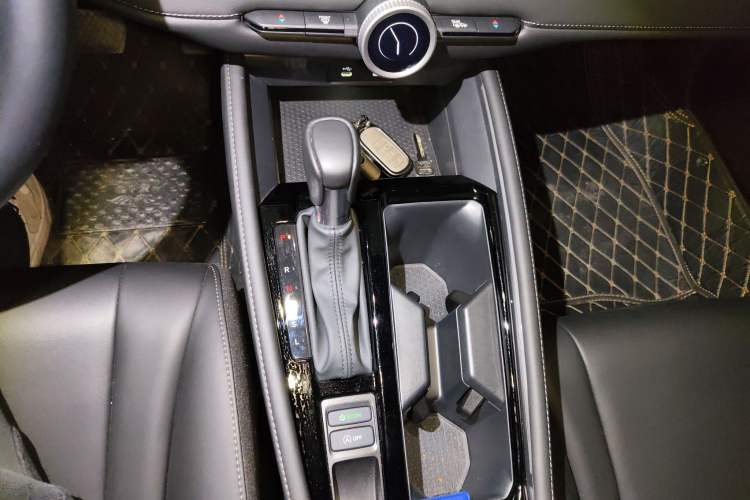 Used Honda Inspire 2025 260TURBO Elegant Edition Gear Lever