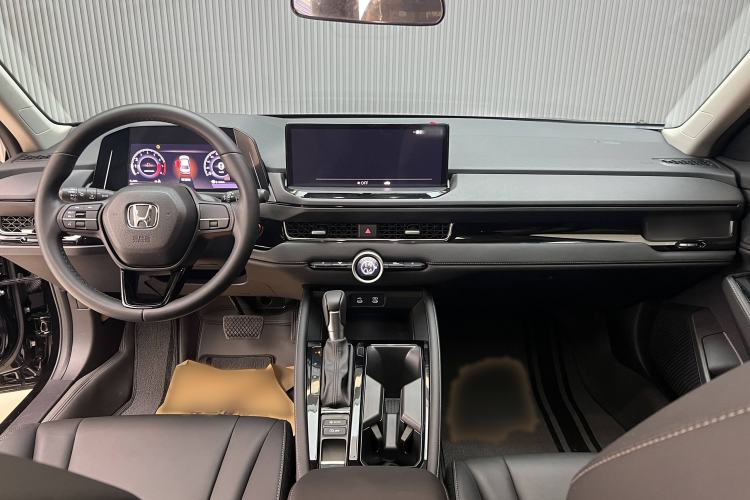 Used Honda Inspire 2025 260TURBO Elegant Edition Interior 1