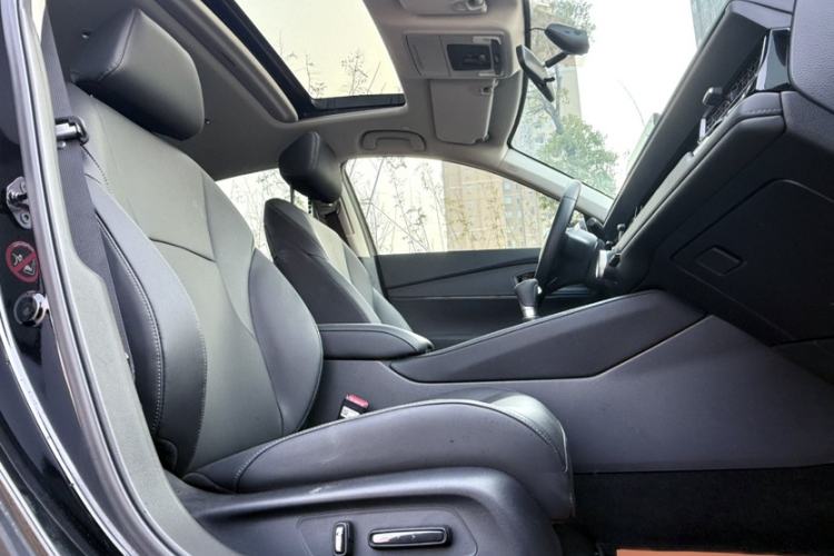 Used Honda Inspire 2025 260TURBO Elegant Edition Interior 10