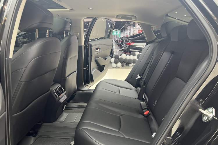 Used Honda Inspire 2025 260TURBO Elegant Edition Interior 8
