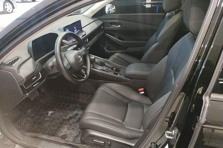 Used Honda Inspire 2025 260TURBO Elite Edition Left Front Seat