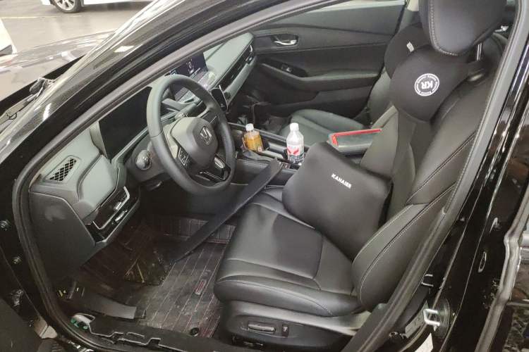 Used Honda Inspire 2025 260TURBO Elegant Edition Left Front Seat