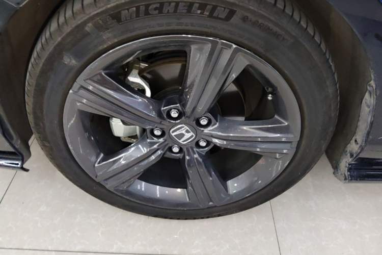 Used Honda Inspire 2025 260TURBO Elegant Edition Left Front Wheel Hub
