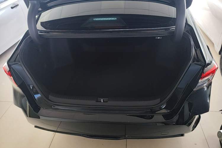 Used Honda Inspire 2025 260TURBO Elegant Edition Trunk