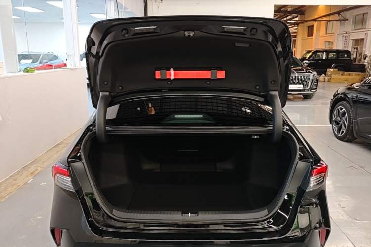 Used Honda Inspire 2025 260TURBO Elite Edition Trunk