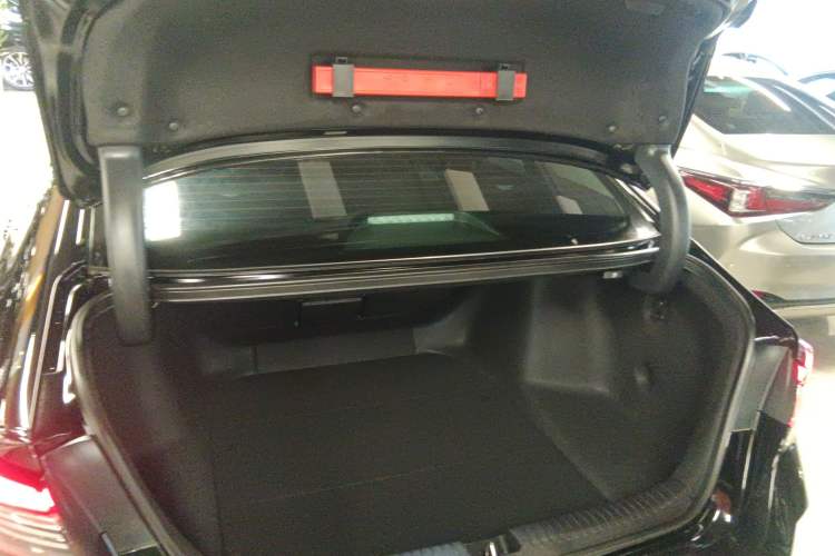 Used Honda Inspire 2025 260TURBO Elegant Edition Trunk